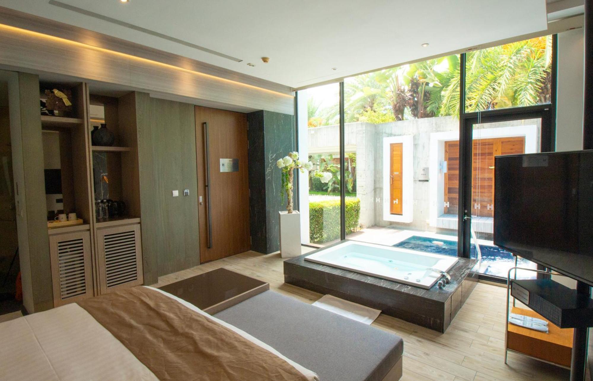 H Villa Inn Tainan Exterior photo