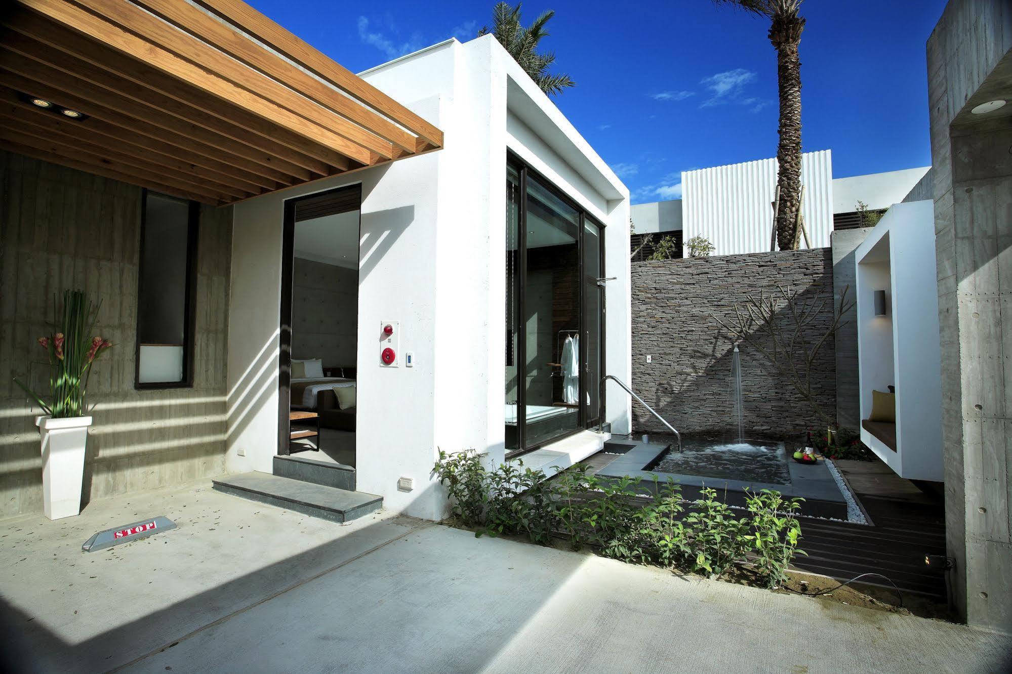 H Villa Inn Tainan Exterior photo