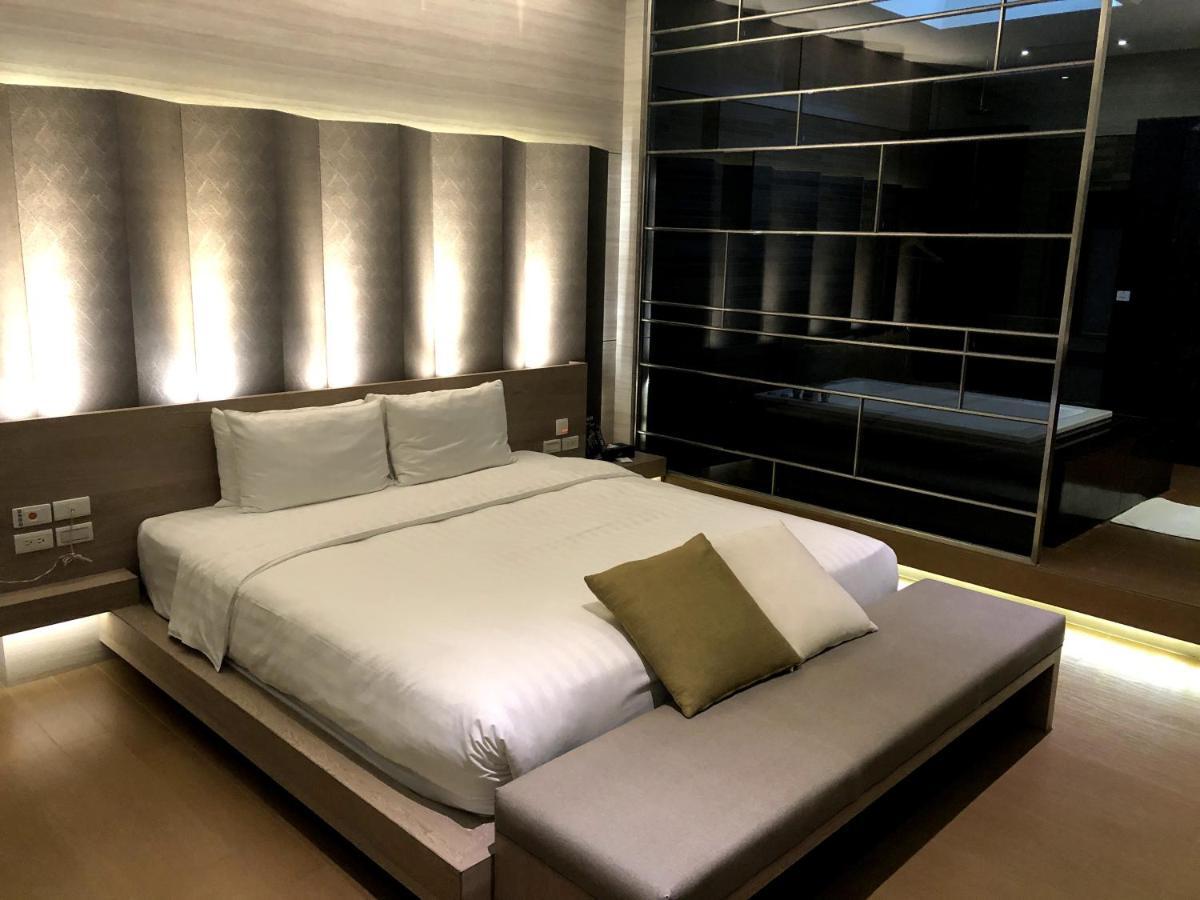 H Villa Inn Tainan Exterior photo